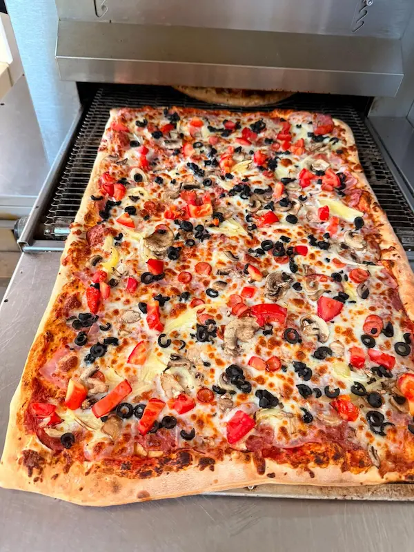 Pizza Party Four Star Pizza Ploiești, mărimea cel mai des rămasă neterminată